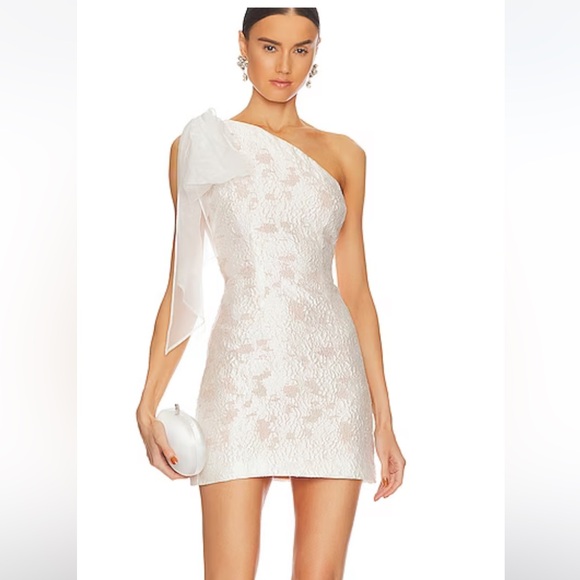 Elliatt Ivory Dress - Picture 1 of 4